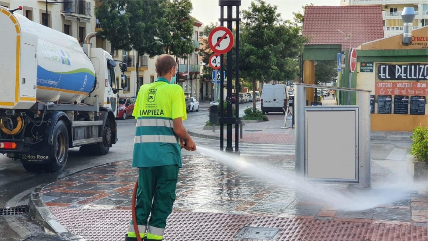 Fuengirola refuerza la limpieza en toda la ciudad durante la época estival