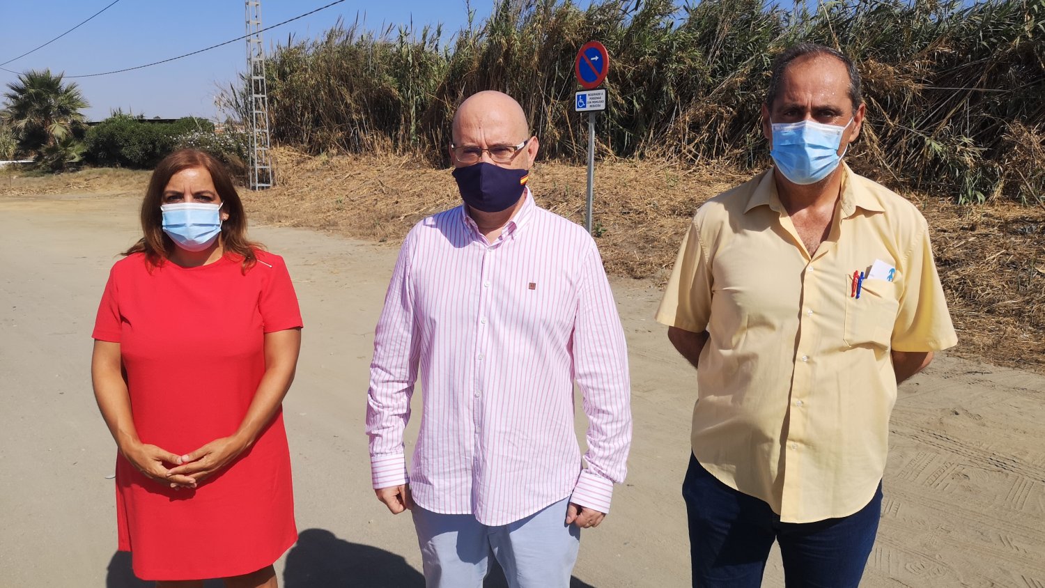 Vélez-Málaga lleva a cabo una actuación conjunta en carilles y zonas rurales de Almayate