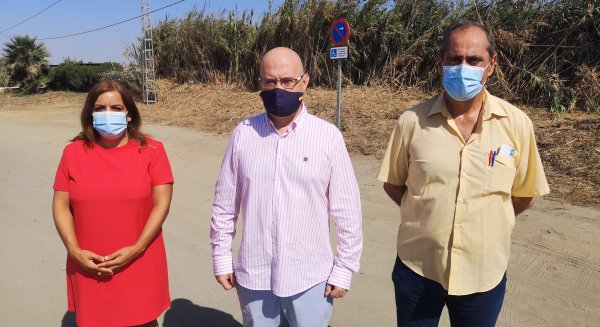 Vélez-Málaga lleva a cabo una actuación conjunta en carilles y zonas rurales de Almayate