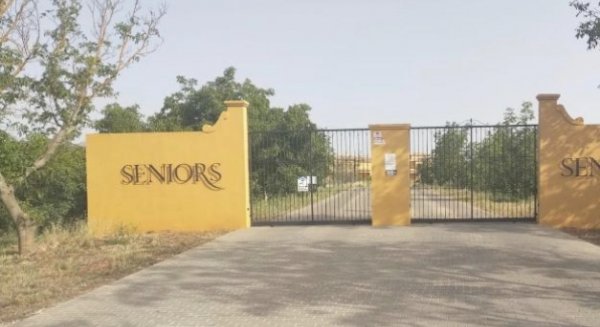 La Junta rastrea los contactos por el brote de COVID-19 en la residencia de Ronda