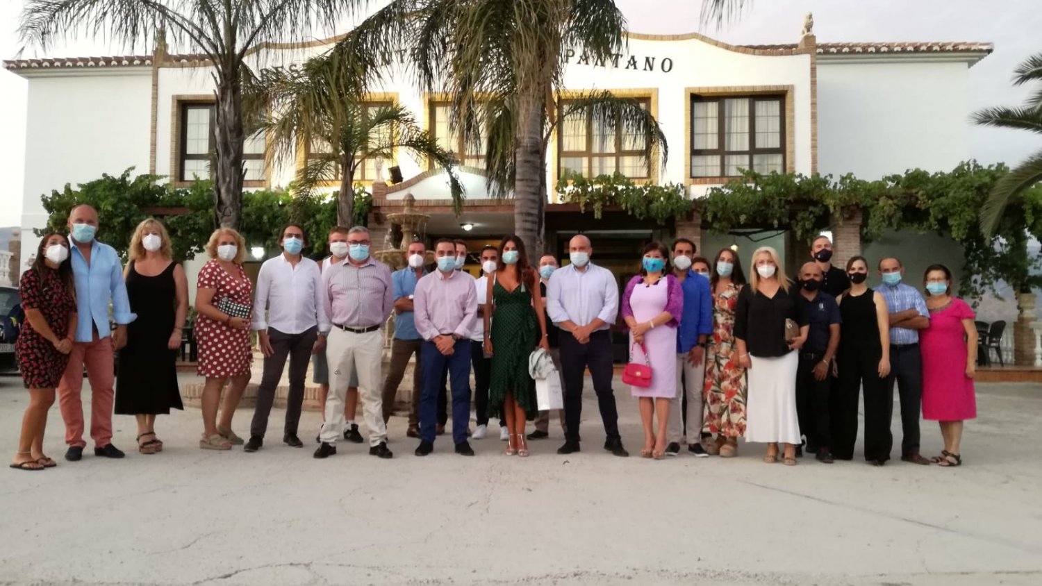 Junta presenta a una docena de agencias de viaje de Granada y Sevilla la oferta turística de la Axarquía
