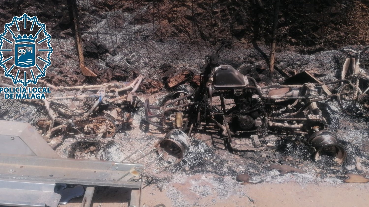 Un incendio en una vivienda de Málaga descubre una plantación de marihuana con más de 350 plantas