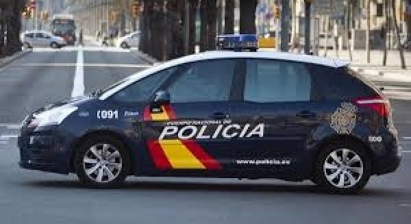 La Policía Nacional detiene en Málaga a un hombre por molestar e intimidar a una vecina