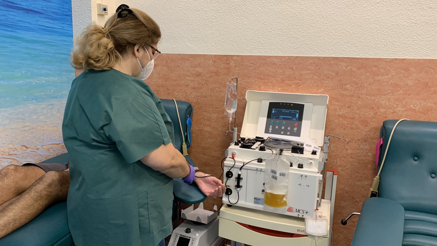Pacientes inmunodeprimidos del Regional de Málaga negativizan la Covid-19 con el plasma de donantes
