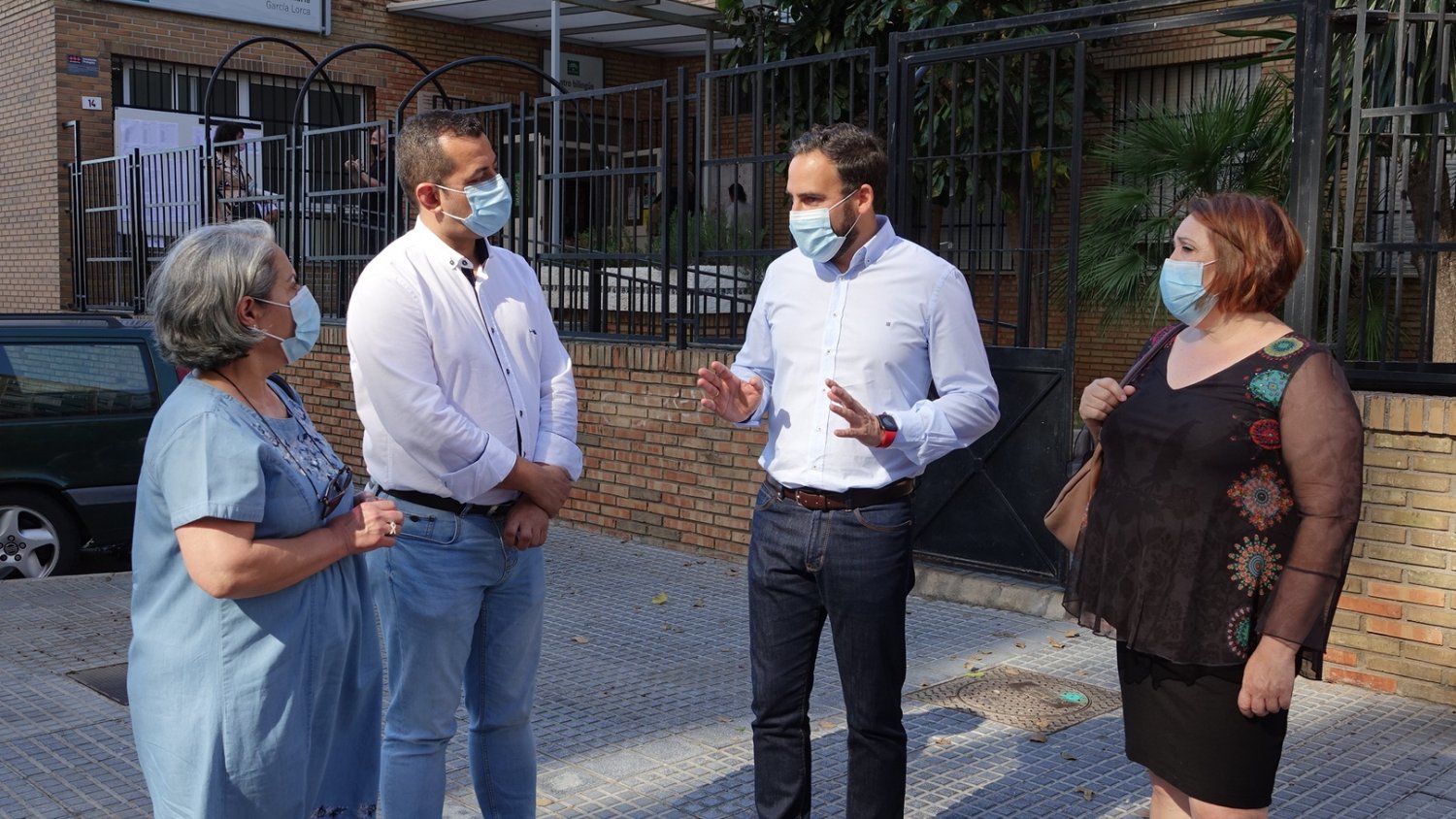 PSOE denuncia que la Junta y el Ayuntamiento dejan sin limpieza los colegios de Málaga en plena pandemia