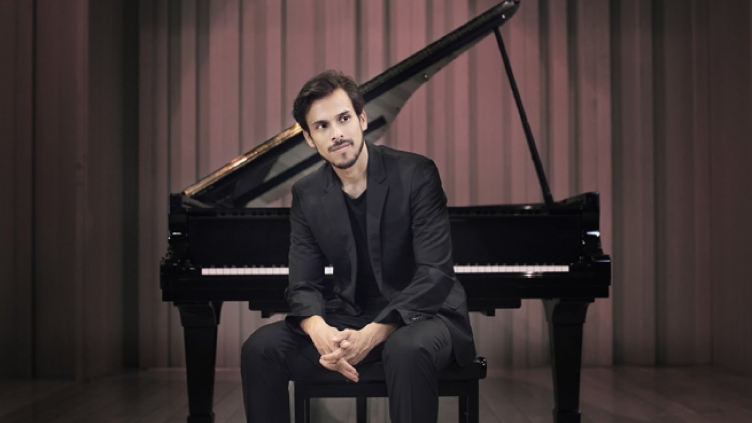 Claudio Constantini interpreta este sábado tangos argentinos en el jardín del museo Picasso de Málaga