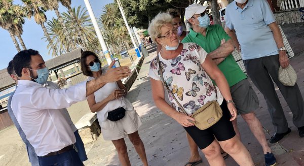 El PSOE pide al Gobierno local una mayor inversión en el paseo marítimo del distrito Este