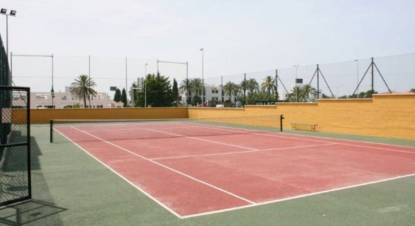 El Ayuntamiento de Estepona inicia las preinscripciones para los cursos deportivos 2020-2021