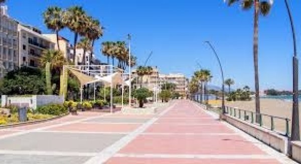 Estepona avanza en su tramitación para convertirse en Municipio Turístico de Andalucía