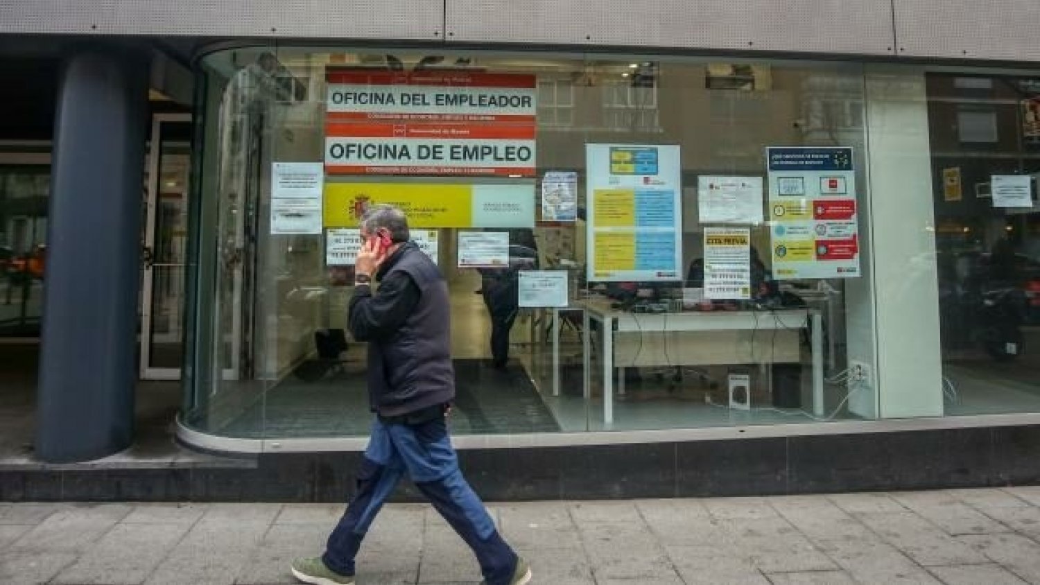 Málaga cierra el año con un descenso de 136.449 personas en paro