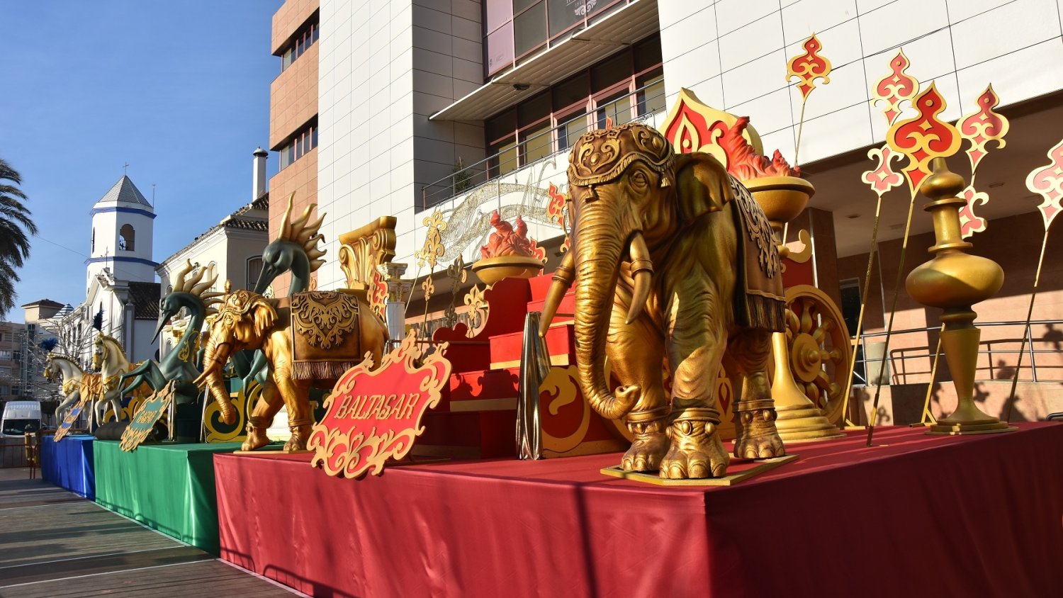 Fuengirola organiza una recepción con los pajes de los Reyes Magos en la plaza de España
