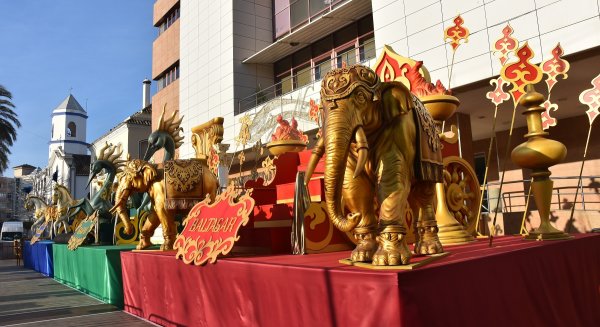 Fuengirola organiza una recepción con los pajes de los Reyes Magos en la plaza de España
