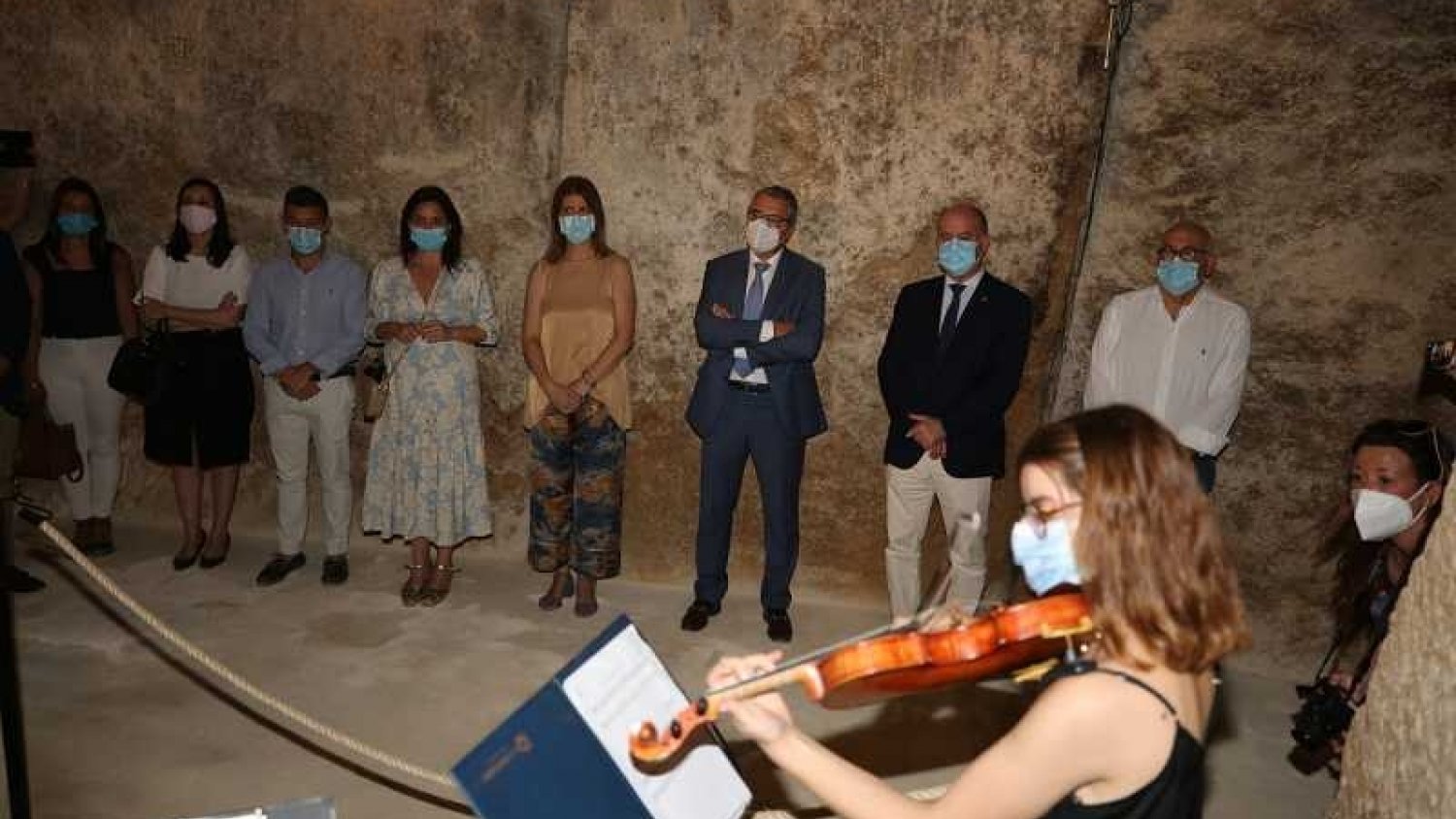 Diputación destaca el complejo de Los Dólmenes como un símbolo de la reapertura de la provincia