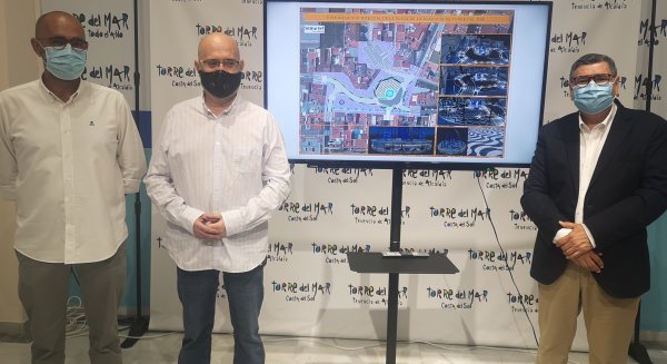 Torre del Mar presenta el proyecto de remodelación integral de la Plaza de la Axarquía