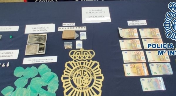 La Policía Nacional desarticula un punto de venta de heroína y cocaína en La Palmilla de Málaga