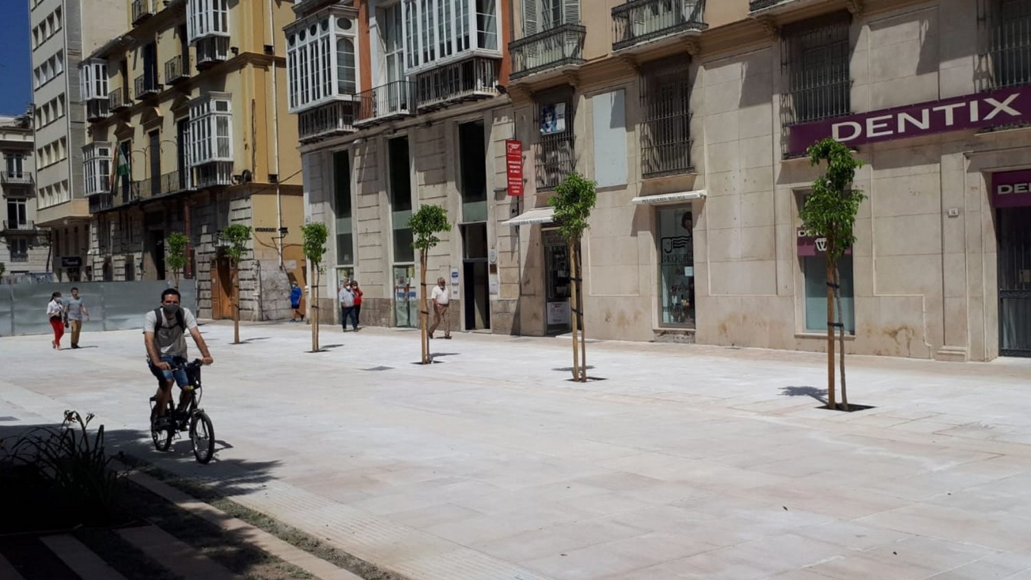 Metro de Málaga reurbaniza y libera el espacio de la rampa de excavación en Puerta del Mar