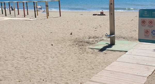 El PP de Torremolinos denuncia el no cumplimiento de las medidas acordada sobre la  limpieza de las playas