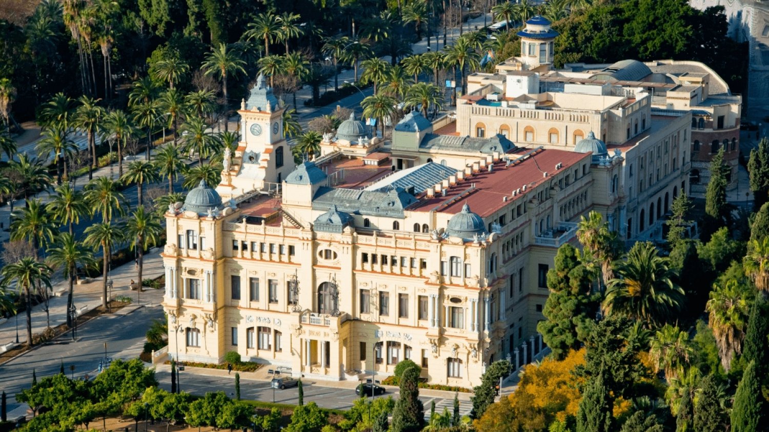 El Ayuntamiento regenerará un solar del entorno de la Victoria para crear un espacio de juegos