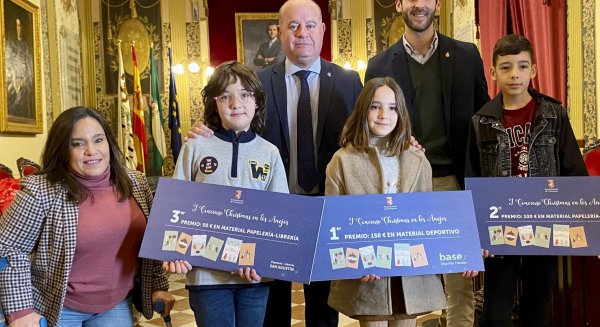 El Ayuntamiento de Antequera entrega los premios del concurso de felicitaciones navideñas
