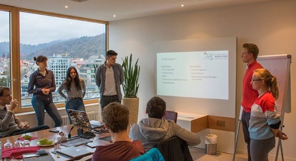 El Área de Juventud prevé subvencionar 32 proyectos para mejorar la empleabilidad de los jóvenes