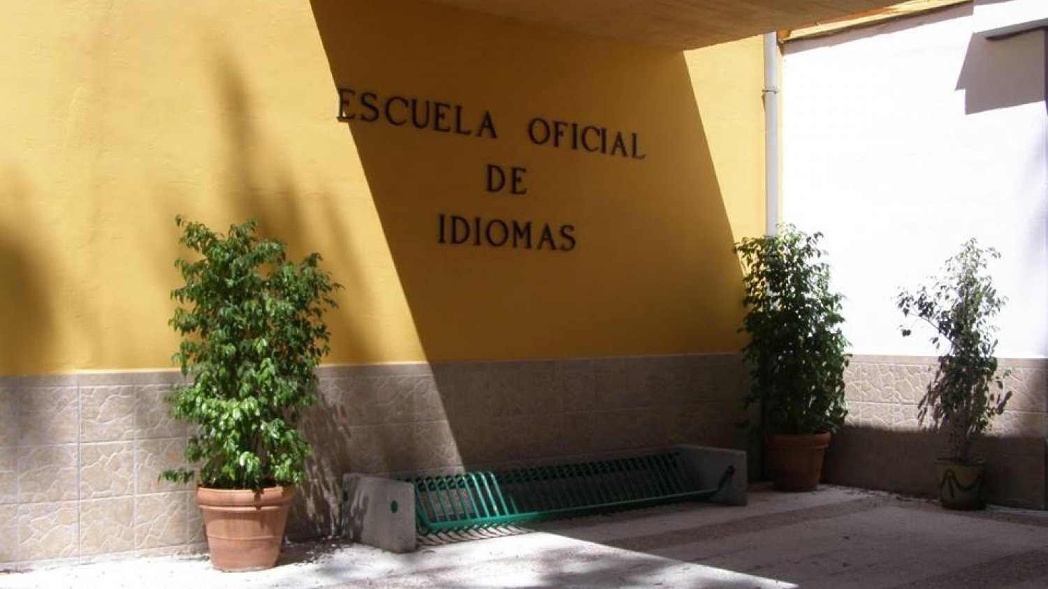 Educación oferta 16.375 plazas en las ocho Escuelas Oficiales de Idiomas de Málaga