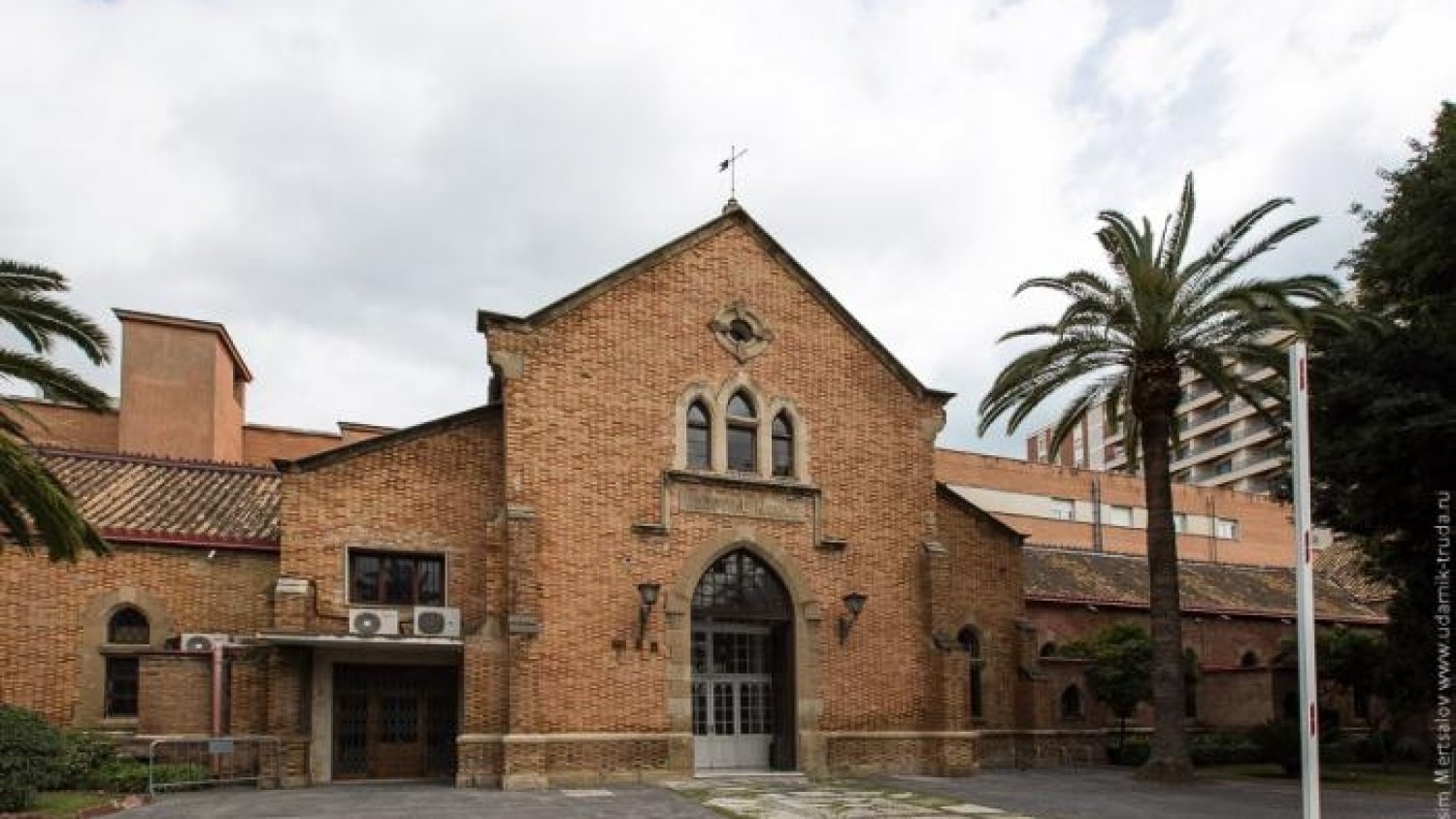 Málaga ultima las obras del Hospital Noble para acoger una oficina de pesca de la FAO