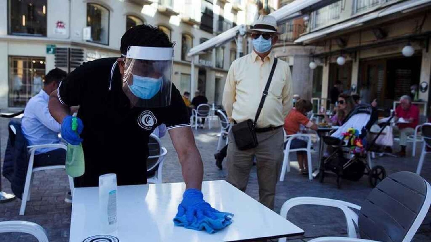 El coronavirus deja en Málaga 16 nuevos contagios y dos fallecidos más