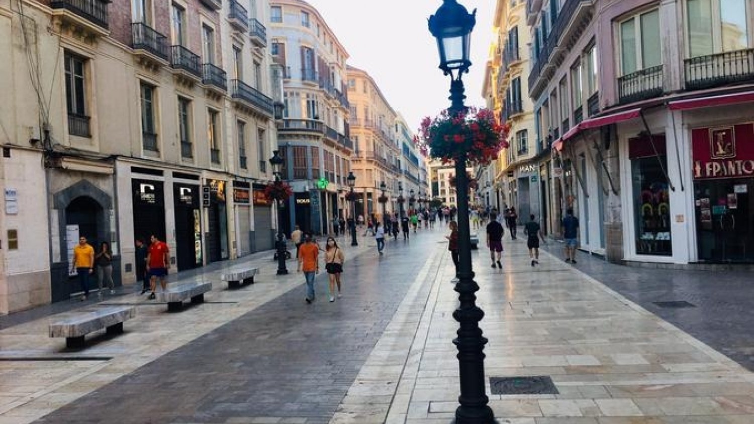 Málaga suma dos fallecidos y 30 nuevos contagios desde ayer