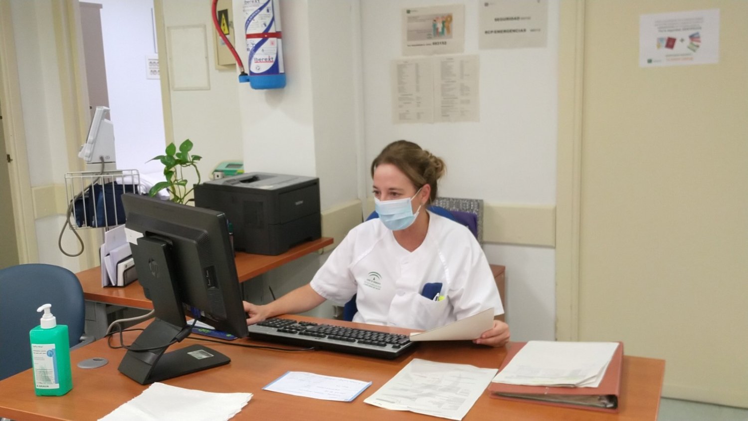El Hospital Regional atiende unas 41.000 consultas telemáticas durante la pandemia de Covid-19