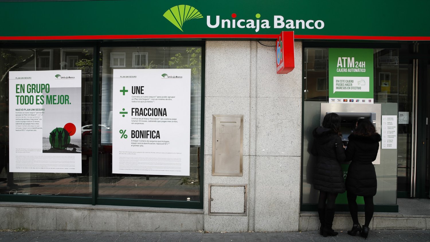 Unicaja Banco adelanta de nuevo el pago de las pensiones y de la prestación por desempleo