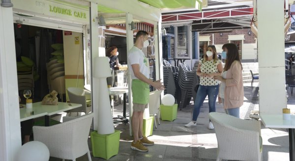 Torremolinos permitirá la ampliación de terrazas sin aumentar el pago de tasas