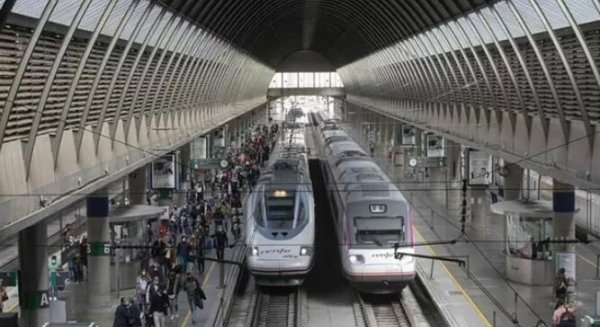 Los malagueños pueden adquirir desde hoy los abonos gratuitos de Cercanías y Media Distancia Renfe para 2023