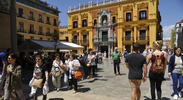Adelante reivindica una cambio en el modelo turístico para ganar terreno a la precariedad y la estacionalidad