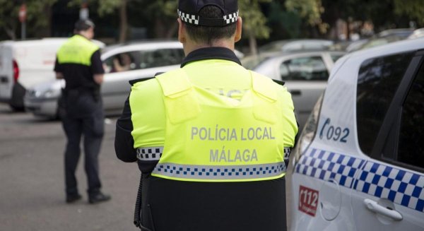 Denuncian al dueño de un bar por atender a clientes en su interior durante el estado de alarma