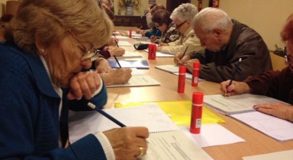 El Ayuntamiento de Málaga continúa de forma on-line con los talleres de memoria para las personas mayores