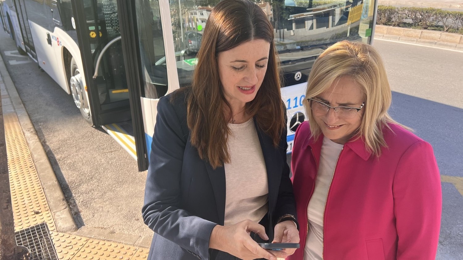 Fuengirola habilita una aplicación móvil y una web sobre el servicio gratuito de transporte urbano