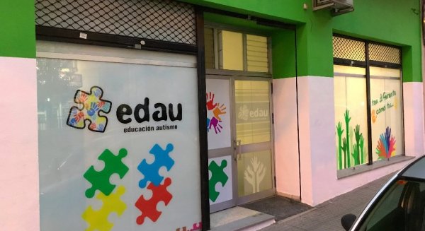 Diputación y Edau ofrecen teleasistencia y apoyo a 40 familias de personas con trastorno del espectro autista