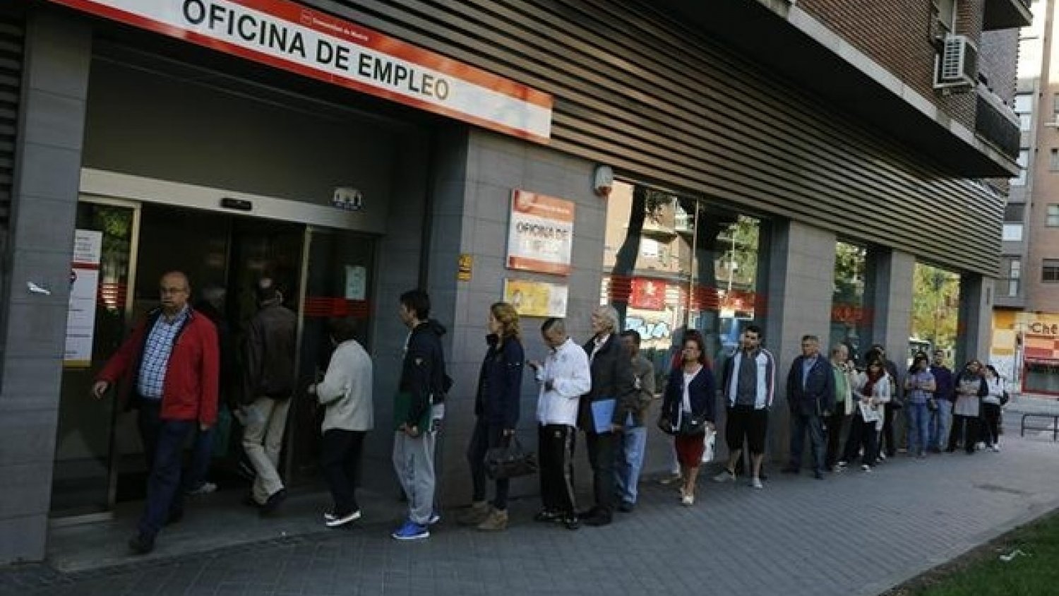 La provincia de Málaga suma 8.683 parados en abril y el total asciende a 192.403 desempleados