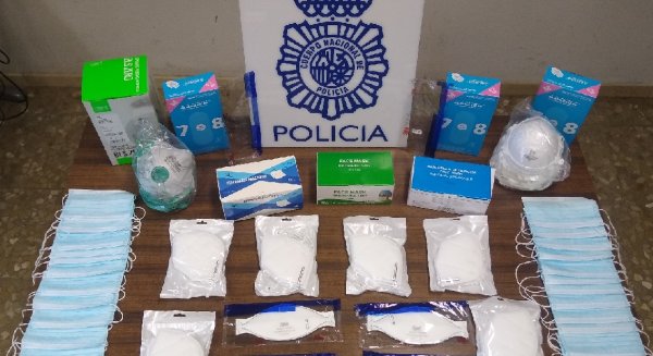 Detenido el trabajador de un centro hospitalario por la venta clandestina de mascarillas y guantes