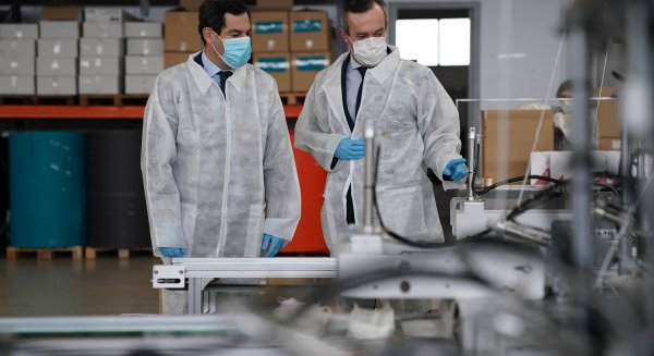 Juanma Moreno apuesta por el autoabastecimiento ante el Covid-19 a través de empresas andaluzas