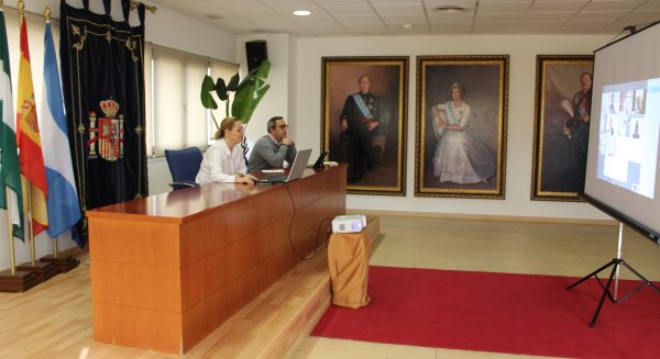 Fuengirola firma un convenio con Gestagua por valor de 100.000 euros para ayudar a vecinos vulnerables