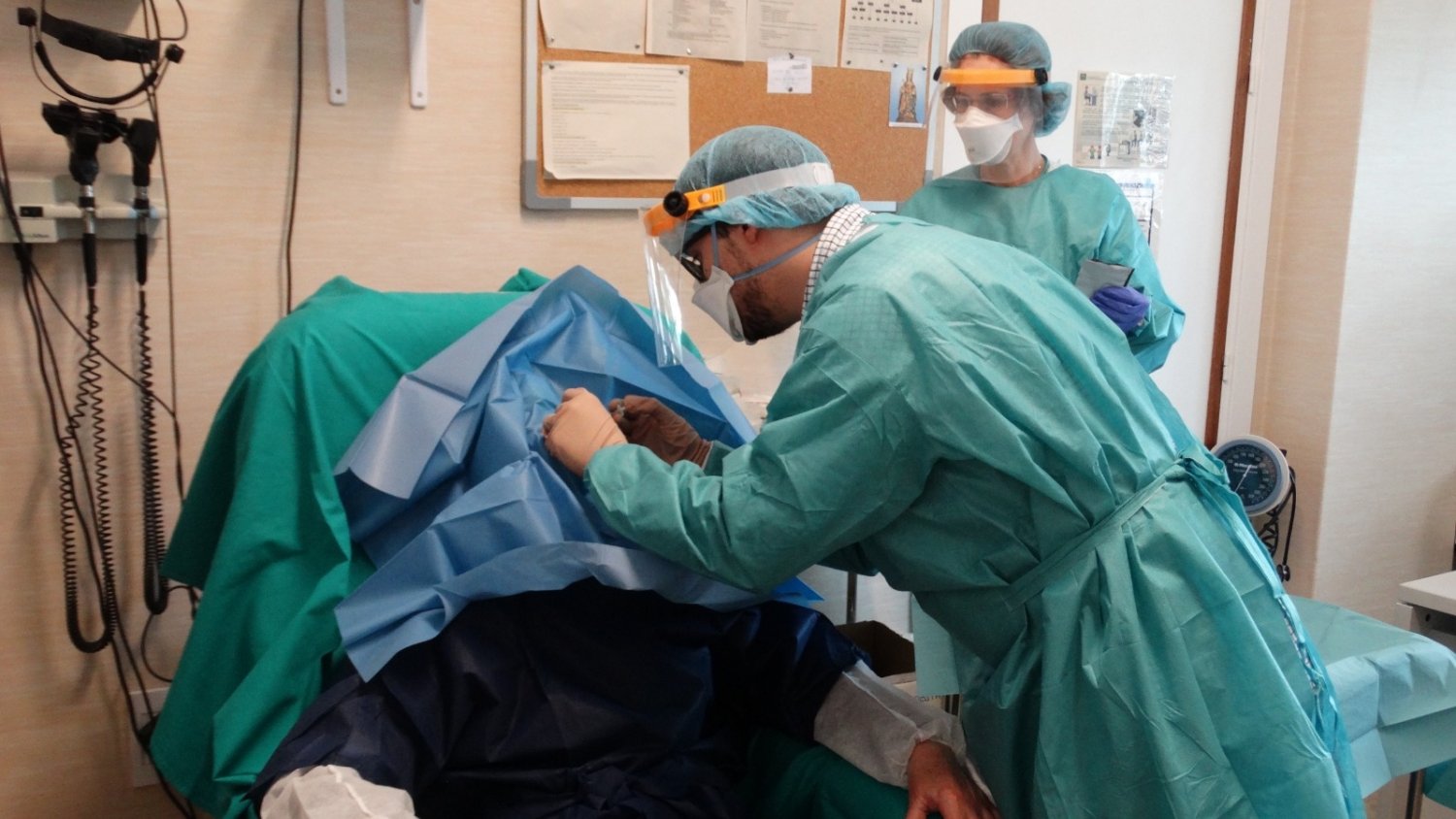 Oftalmología del Hospital Costa del Sol desarrolla un circuito nuevo para pacientes con alto riesgo