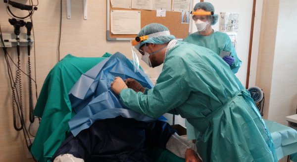 Oftalmología del Hospital Costa del Sol desarrolla un circuito nuevo para pacientes con alto riesgo