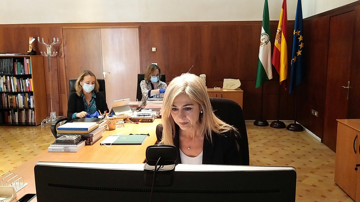 Junta lanza una línea de compra de libros por 430.000 euros para apoyar a editoriales y librerías andaluzas
