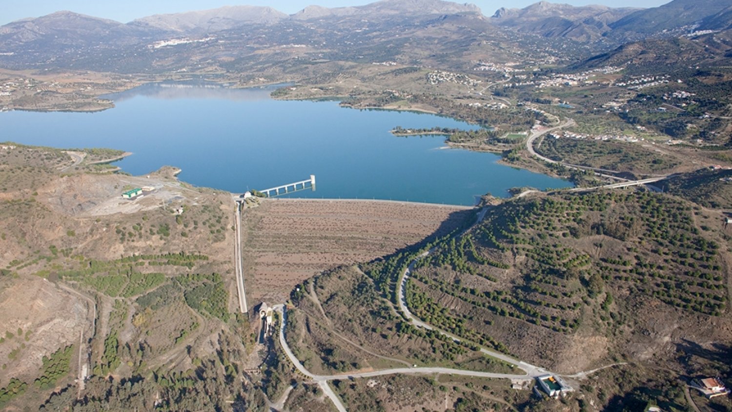 La Junta elimina la restricción de agua a los regantes de La Axarquía para todo el año hidrológico