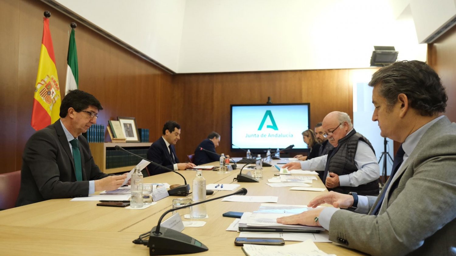 La Junta se felicita de que el Gobierno central acepte el 95% del decreto de simplificación administrativa