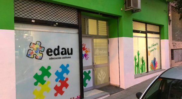 Diputación y Edau desarrollan un programa de atención telefónica para atender a personas con autismo