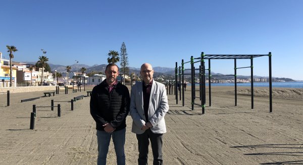 Vélez-Málaga trabaja para la eliminación del canon de los servicios de playa a los chiringuitos