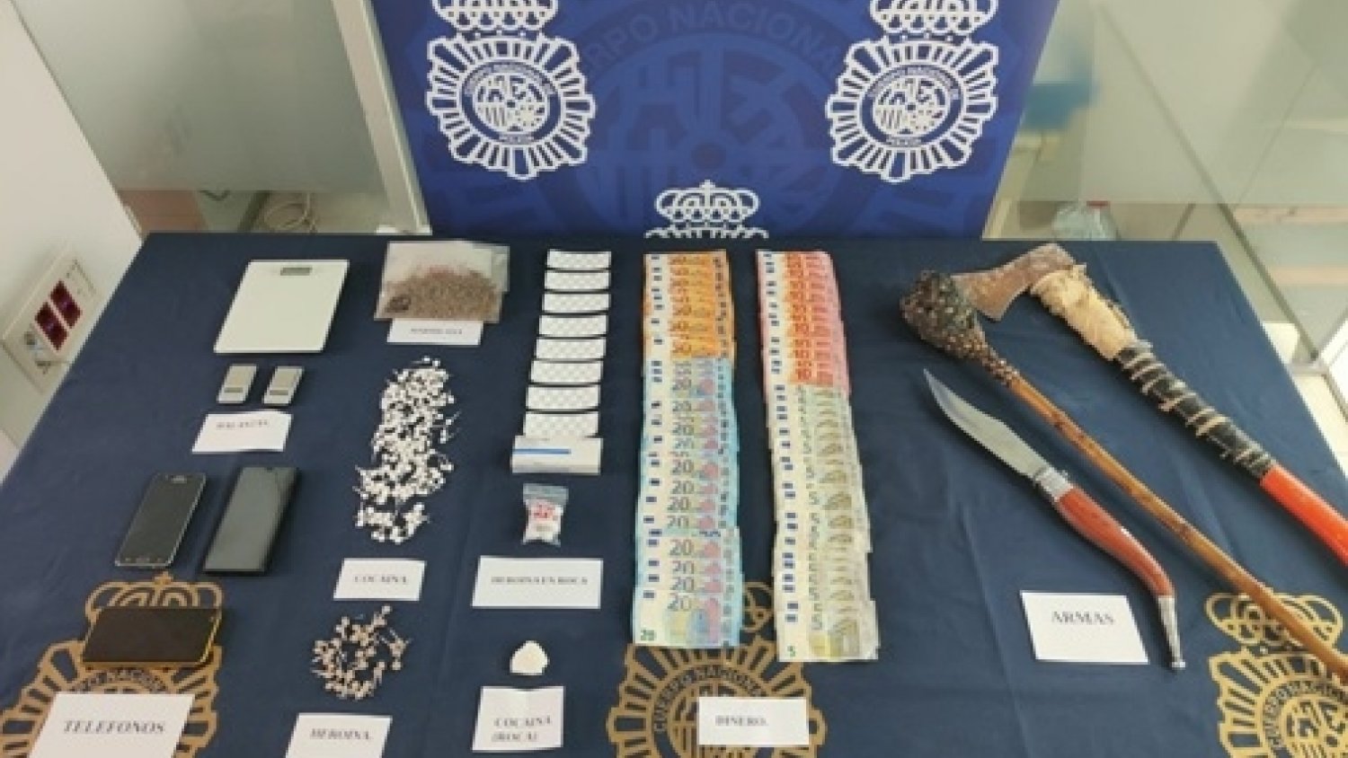 Detenidas dos personas tras desarticular un punto de venta de drogas en un domicilio de Marbella