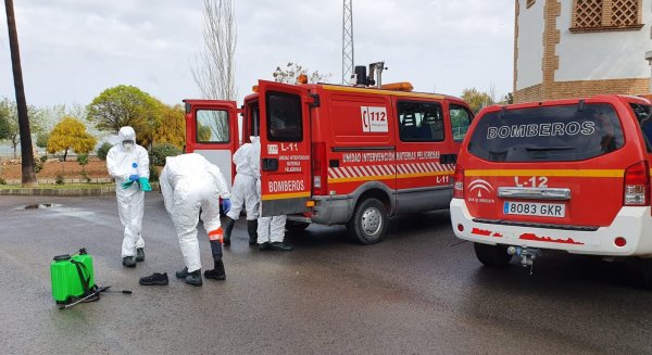 Los bomberos concluyen con la desinfección de las 76 residencias de los municipios pequeños